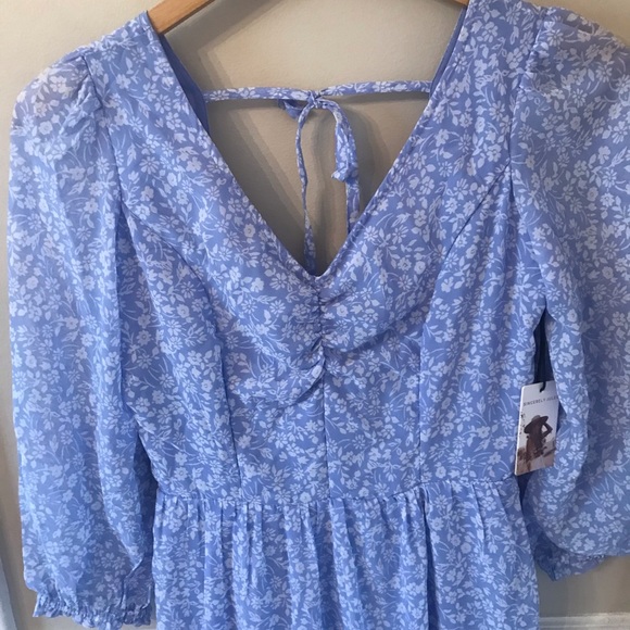 NWT Sincerely Jules Floral Tiered Midi Dress Blue Medium - Picture 4 of 10